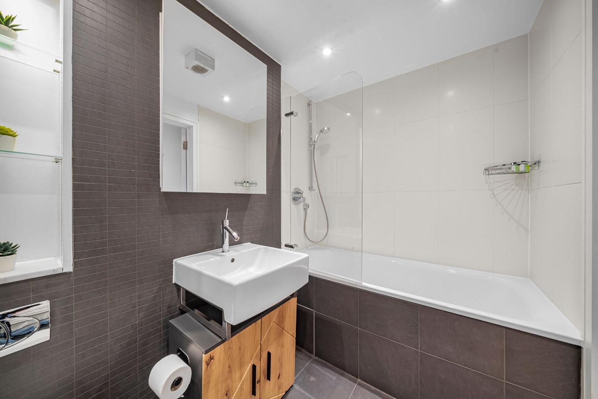 King'S Cross - 2Br With Terrace - Cityapartmentstay Londres Extérieur photo